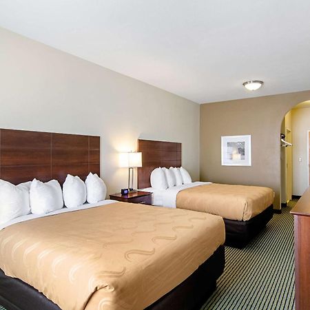 Quality Inn & Suites Near Tanger Outlet Mall Gonzales Buitenkant foto
