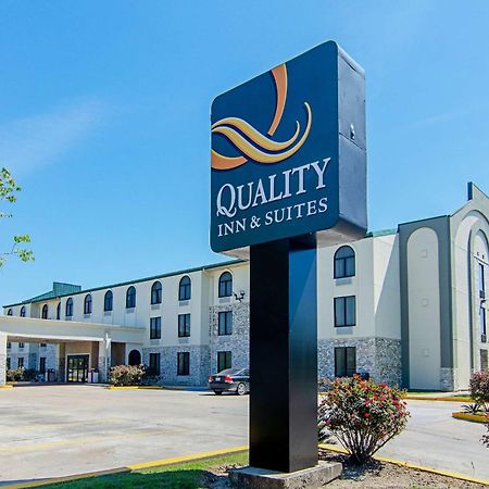 Quality Inn & Suites Near Tanger Outlet Mall Gonzales Buitenkant foto