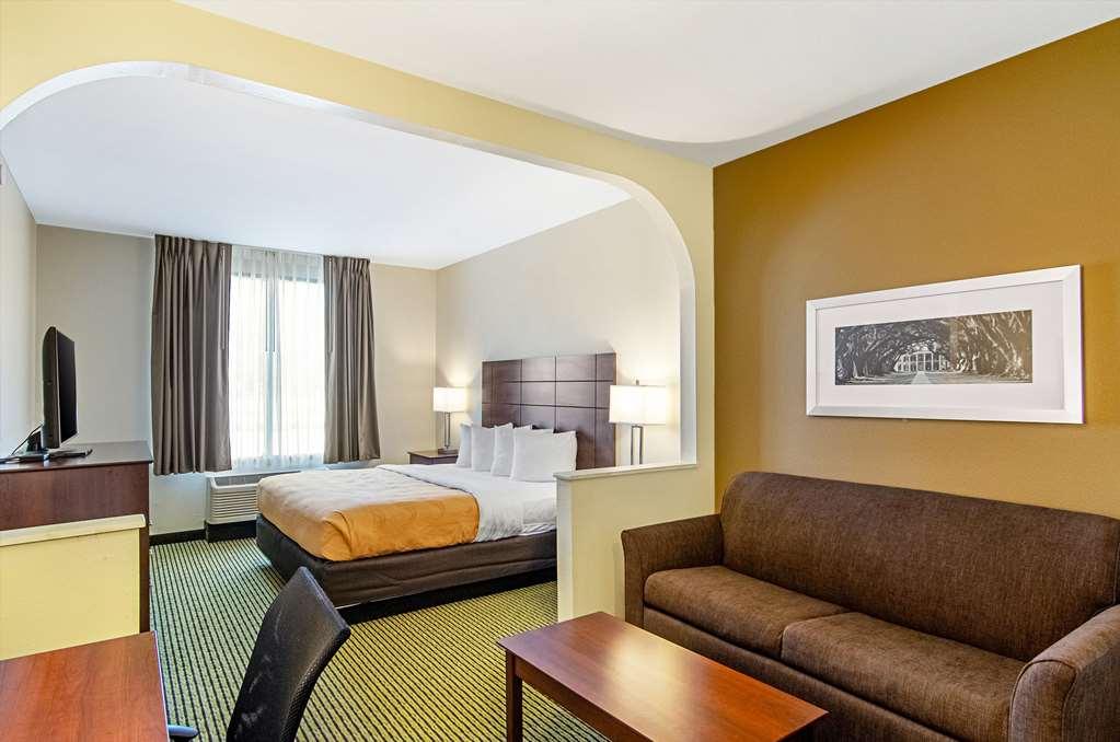 Quality Inn & Suites Near Tanger Outlet Mall Gonzales Kamer foto