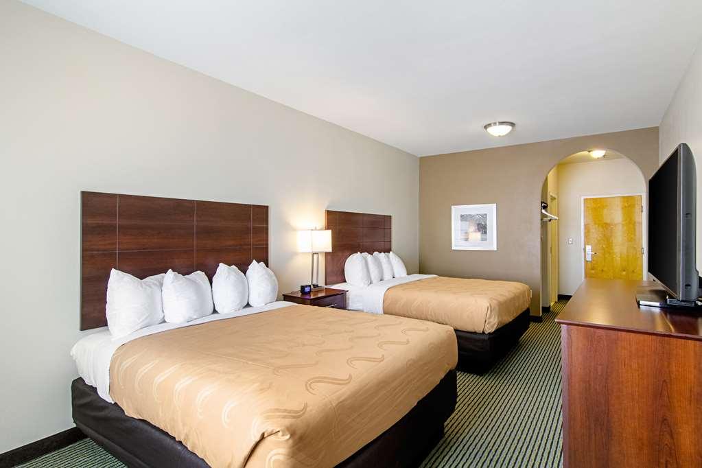 Quality Inn & Suites Near Tanger Outlet Mall Gonzales Kamer foto